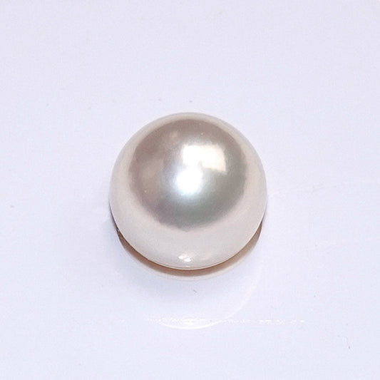 【特別価格】希少な大珠アコヤ真珠10.6mmルース(片穴) 真珠科学研究所の真珠鑑別書付 KK198571