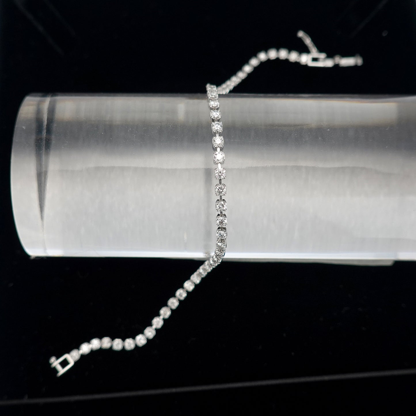 ダイヤモンドブレスレット【2.00ct】 上品なデザインのきれいなダイヤモンドブレスレットBLD2.00ct-6HCP4012390-Pt