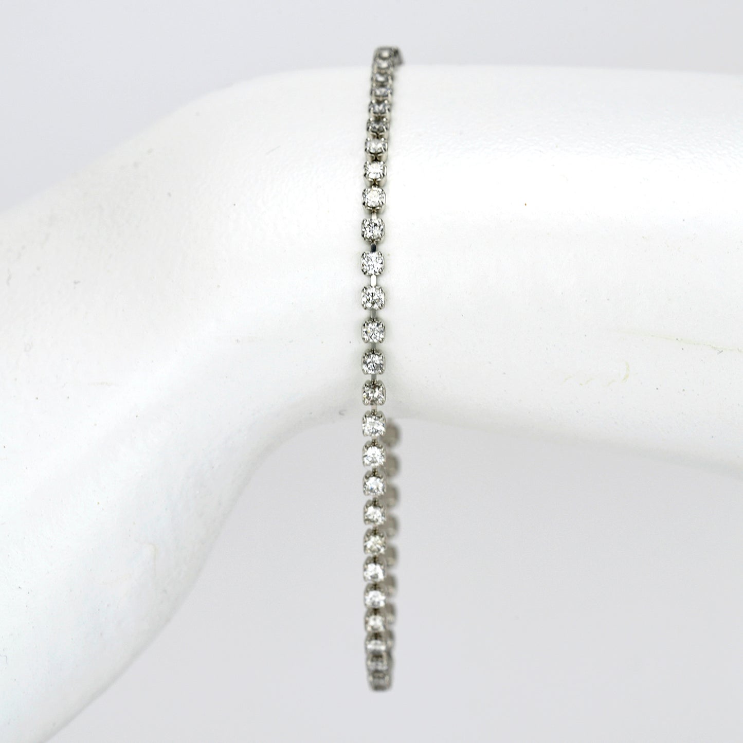 ダイヤモンドブレスレット【2.00ct】 上品なデザインのきれいなダイヤモンドブレスレットBLD2.00ct-6HCP4012390-Pt