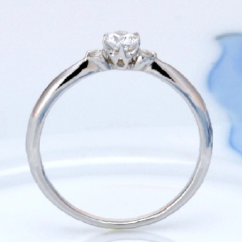 婚約指輪 人気のシンプルデザイン メレダイヤモンドもH&Cカットを使用した高品質エンゲージリング ENJ116h-0.20,F,VS2,3EX,HC~Pt950H
