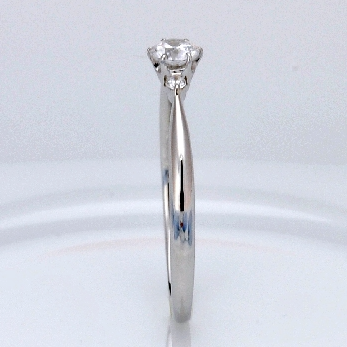 婚約指輪 人気のシンプルデザイン メレダイヤモンドもH&Cカットを使用した高品質エンゲージリング ENJ116h-0.20,F,VS2,3EX,HC~Pt950H