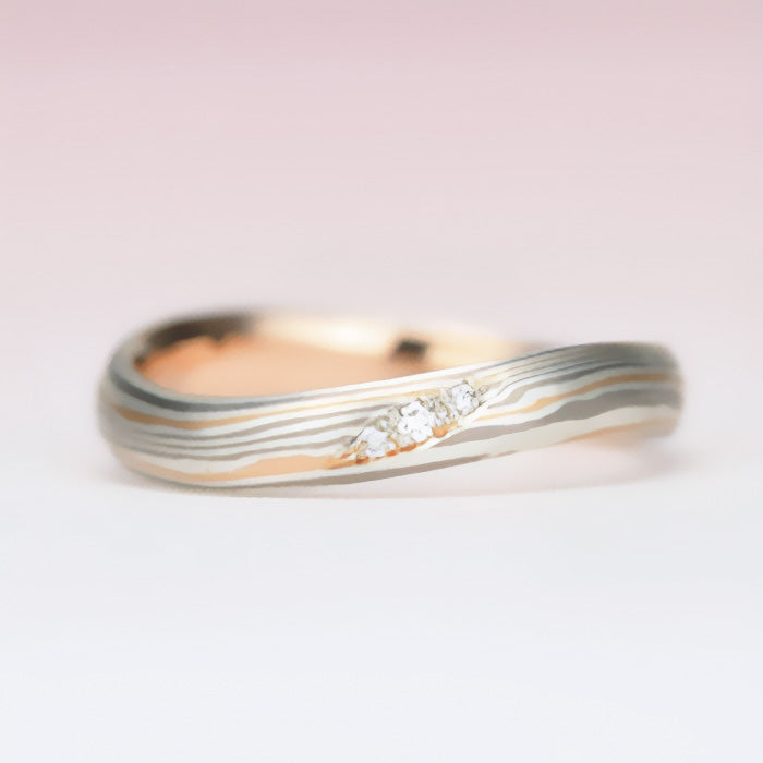 杢目金(もくめがね)結婚指輪ペア 世界に1つのだけの結婚指輪、日本独自の伝統工芸技法で手作り、ウェーブデザインと平打ちデザインのペアリング MpTHS-03SD30PG-01L35WG