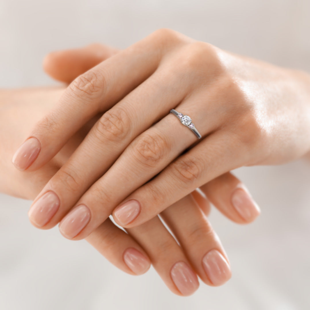 大きめのピンクメレダイヤモンドを使用した婚約指輪 ハートの透かし模様が個性的な高級プラチナ製エンゲージリング EKK501p-0.20,D,VS1,3EX,HC-Pt950H