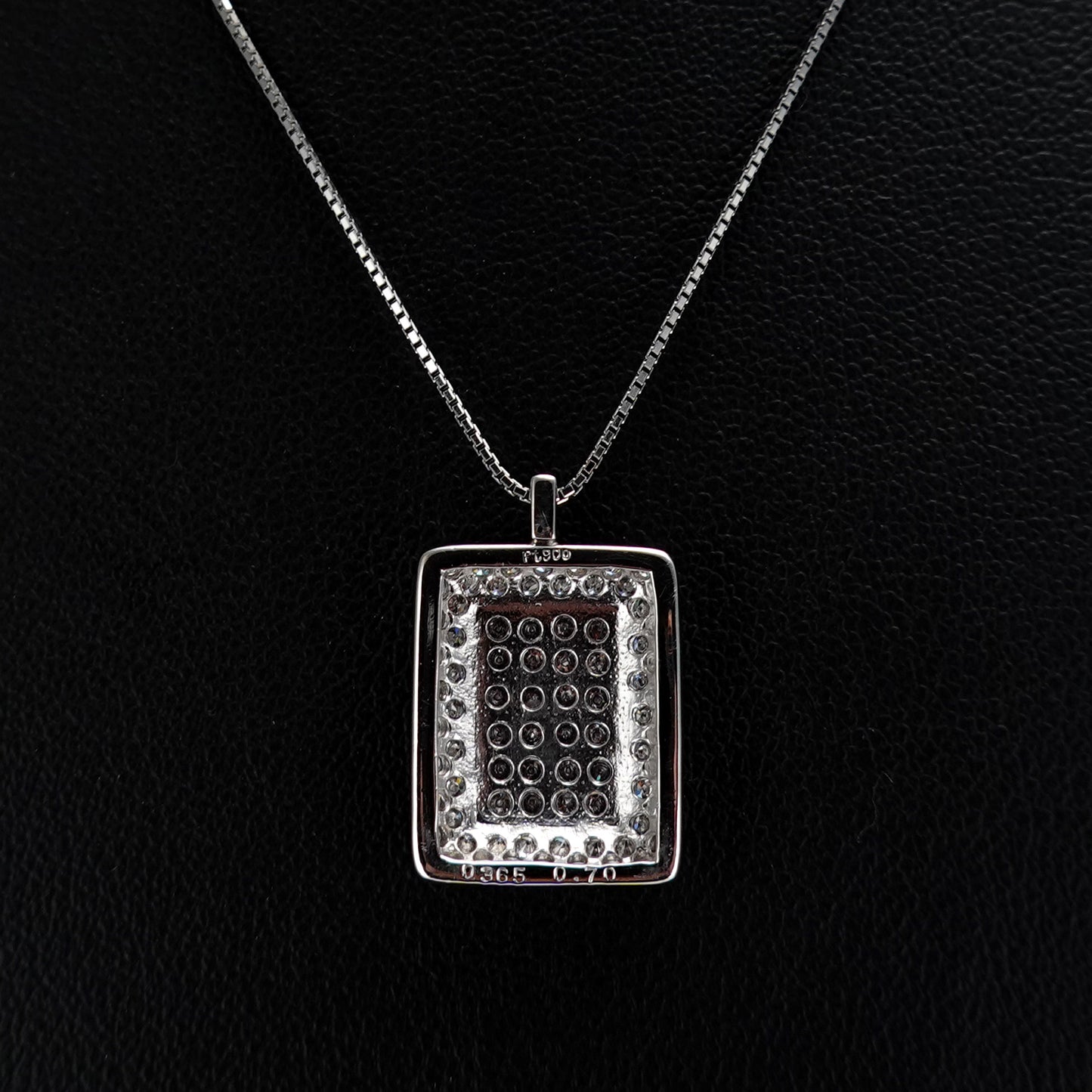 プラチナ製ピンクダイヤモンドペンダント 希少な天然ピンクダイヤモンドをふんだんに使用 65032-P0365-D070