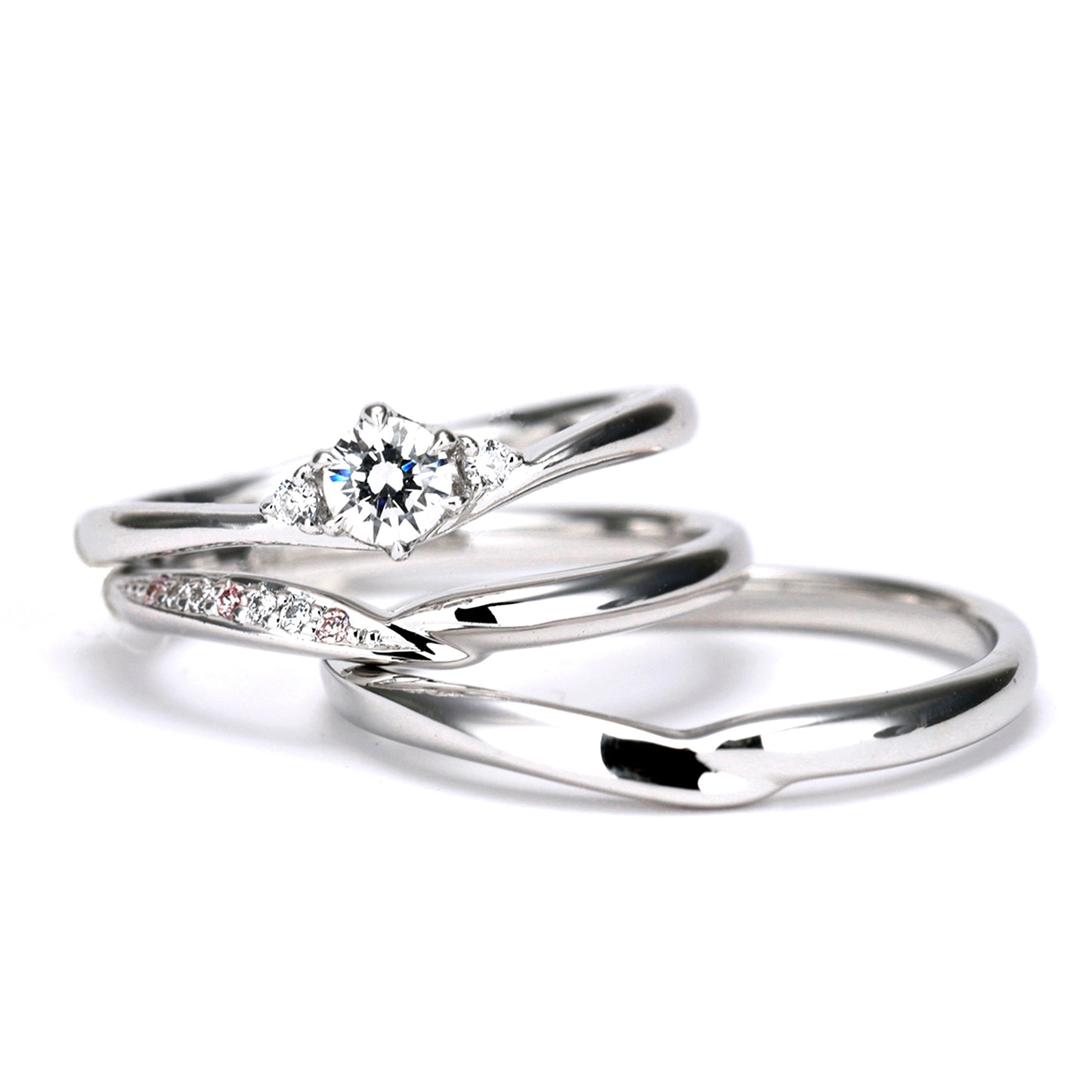 ブライダルリングセット 緩やかなV字の婚約指輪・結婚指輪セット (ピンクダイヤを3個使用) 重ね着けでさらに美しく BsHaP02n04p-0.25ct,D