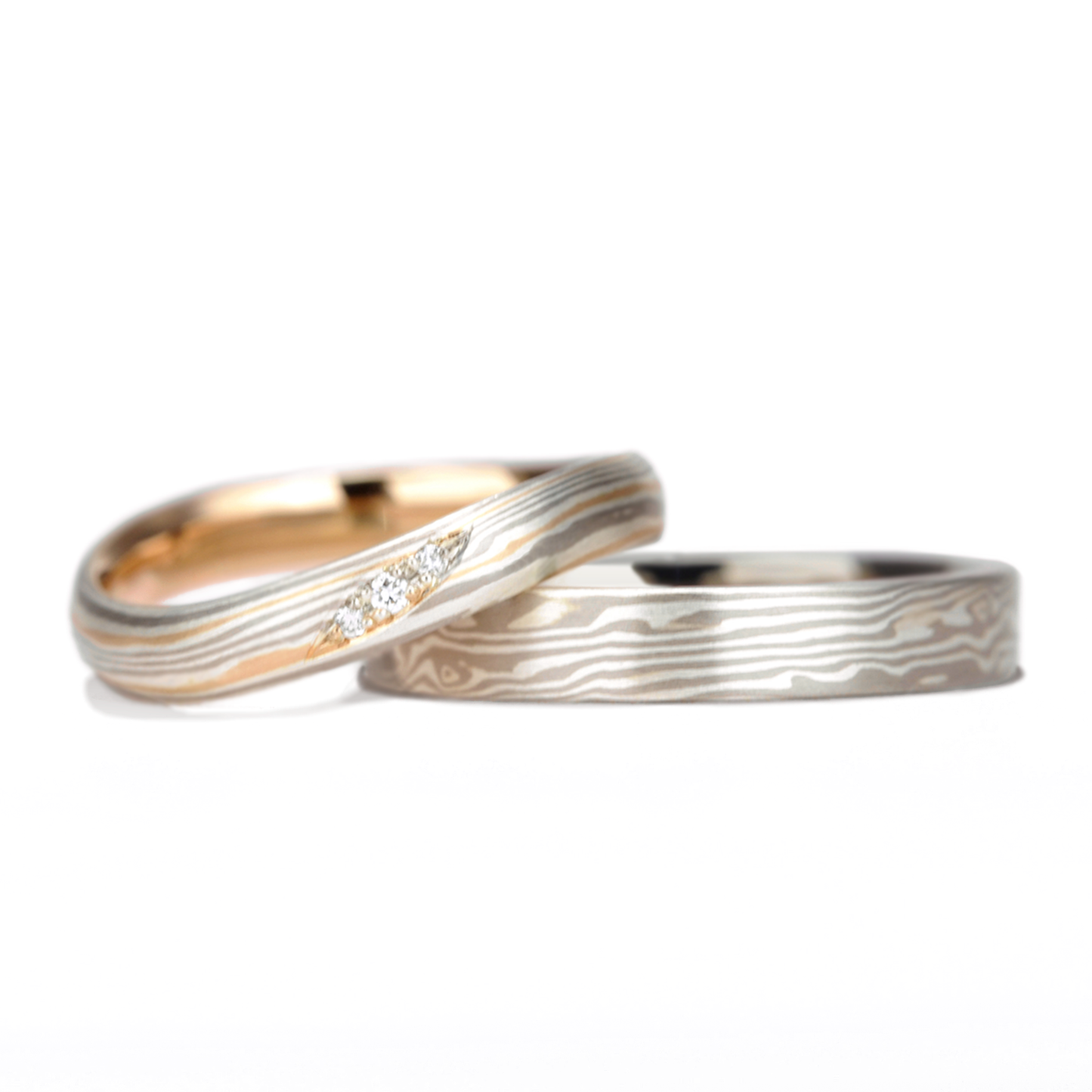 杢目金(もくめがね)結婚指輪ペア 世界に1つのだけの結婚指輪、日本独自の伝統工芸技法で手作り、ウェーブデザインと平打ちデザインのペアリング MpTHS-03SD30PG-01L35WG