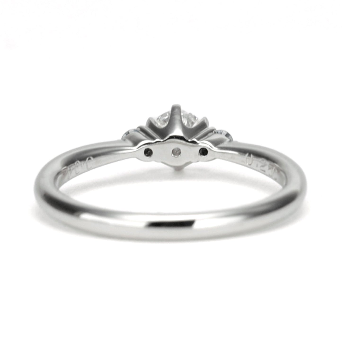プラチナ婚約指輪 サイドに爽やかな水色のアイスブルーダイヤを使用 EK1028b-0.25ct,F,VS2,3EX,HC