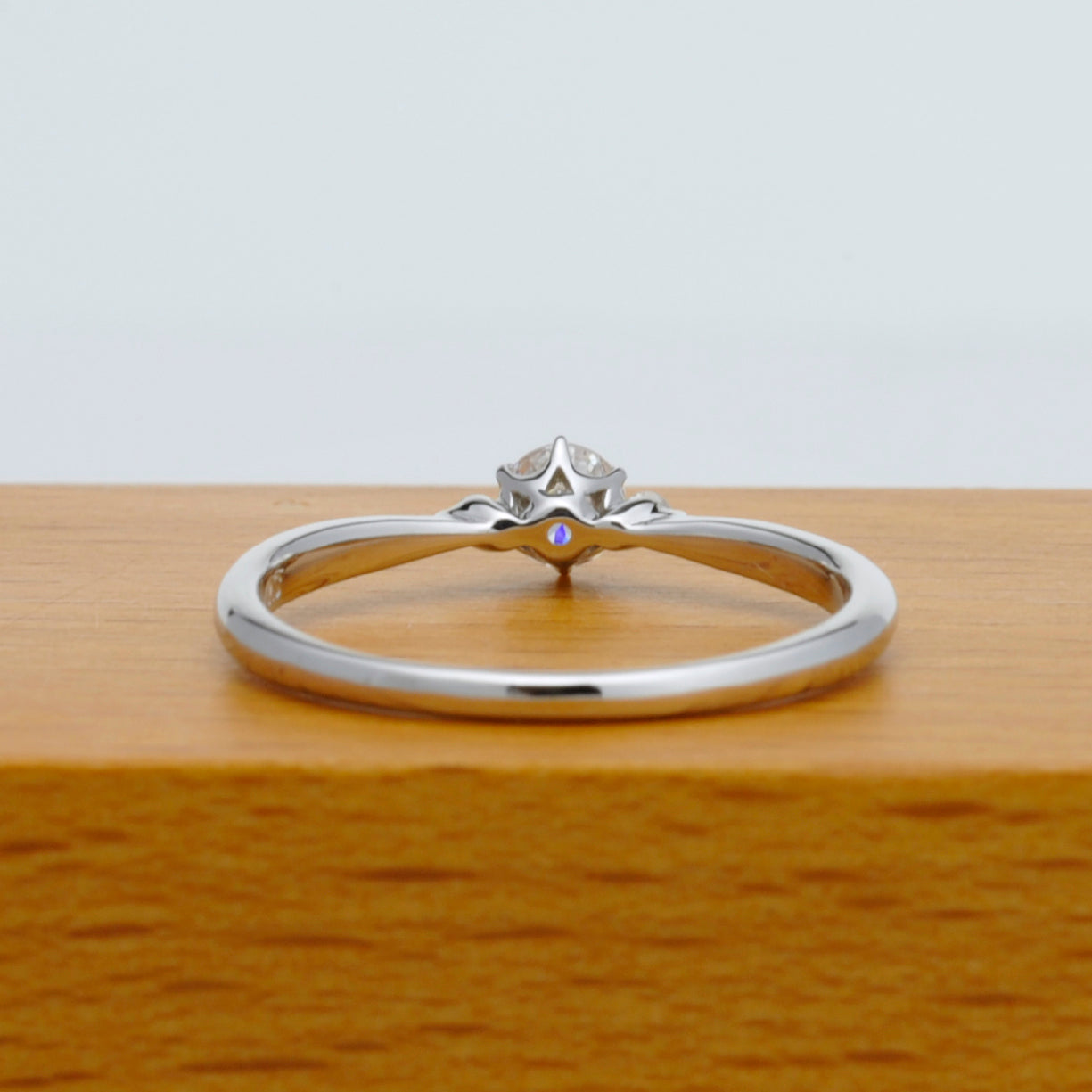 婚約指輪 バランスの良い人気のデザイン(プラチナ) ENJ116n-0.18ct,G,SI2,G-Pt