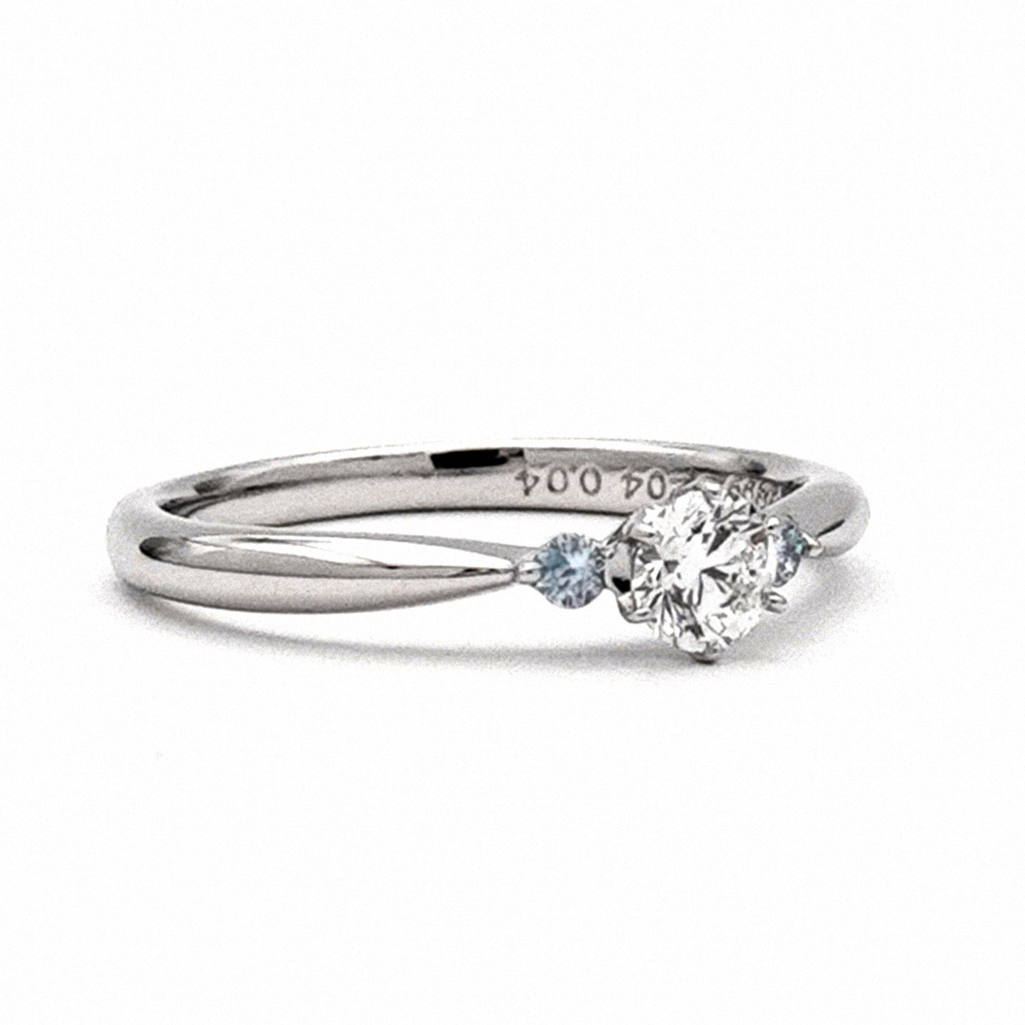 婚約指輪 爽やかな水色のアイスブルーダイヤを使用、高品位ハードプラチナリング ENJ116H-b-0.20,D,VS2,3EX,HC