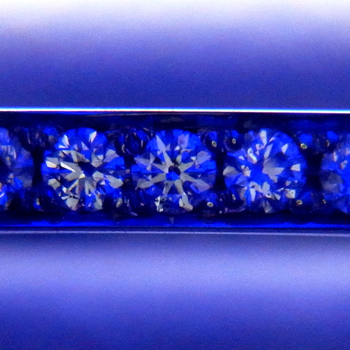 【永遠-Towa】ハーフエタニティリング 高品位ハードプラチナ(Pt.950H)とH&Cカットダイヤで作製した高級な指輪 HE-H16p02-hAA-Pt950H