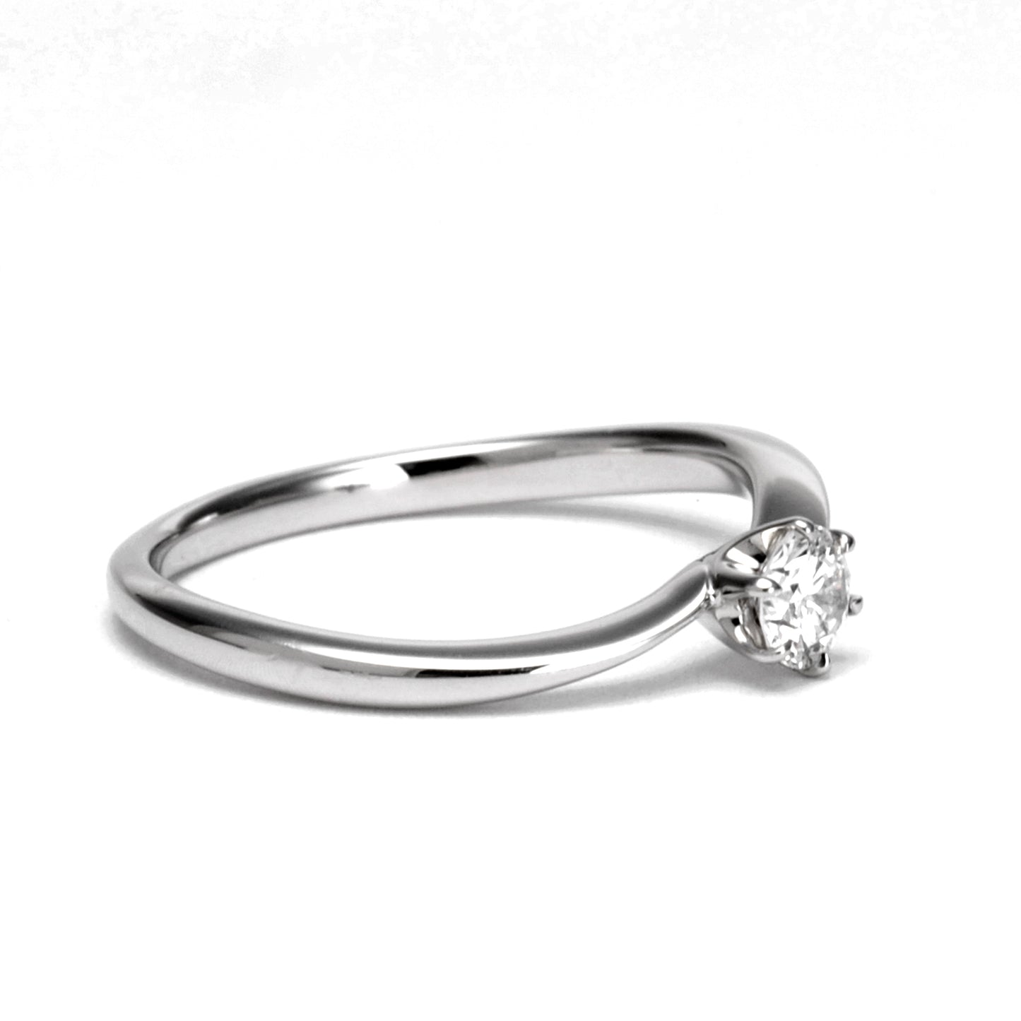 プラチナ製婚約指輪 爪が低くシンプルで普段使いしやすい人気のデザイン EJTR22-0.20ct,F