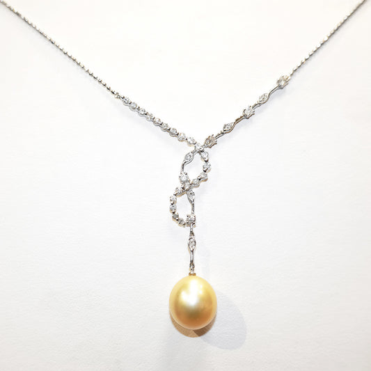 南洋白蝶ゴールデンパールペンダント メレダイヤモンドを贅沢に0.60ct使用 N-SCG-OZ07101804