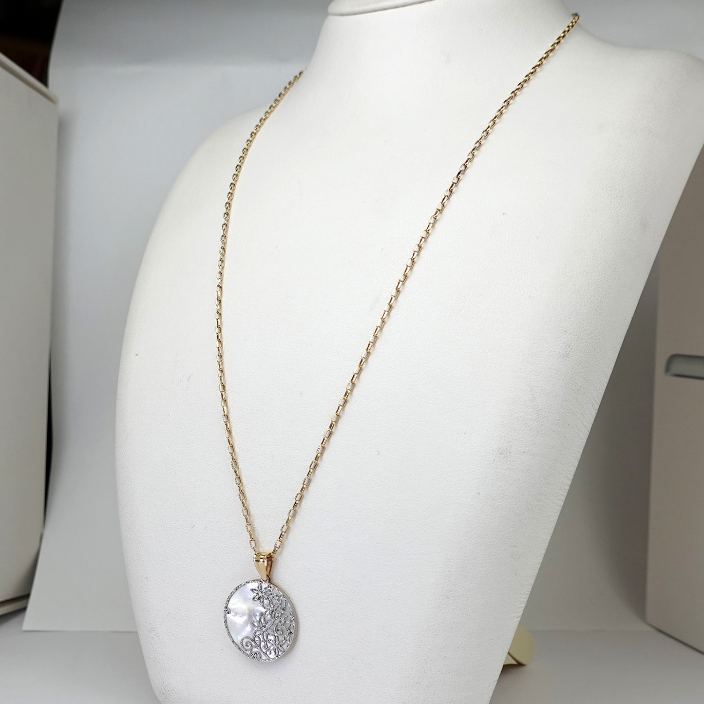 白蝶貝ペンダント K18YG/K18WGのリバーシブルペンダントトップ PNSC-K18YG/K18WG-OZ24093003