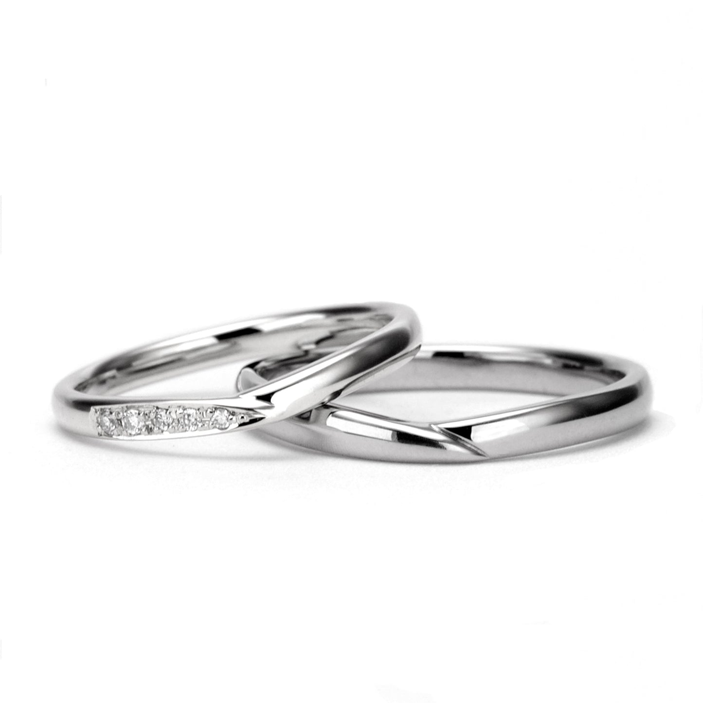 結婚指輪ペア 【月華〜Gekka〜】 高品位ハードプラチナとH&Cダイヤの高品質リング 緩やかなV字デザインで指がスマートに見えます MpKK01h-Pt950H
