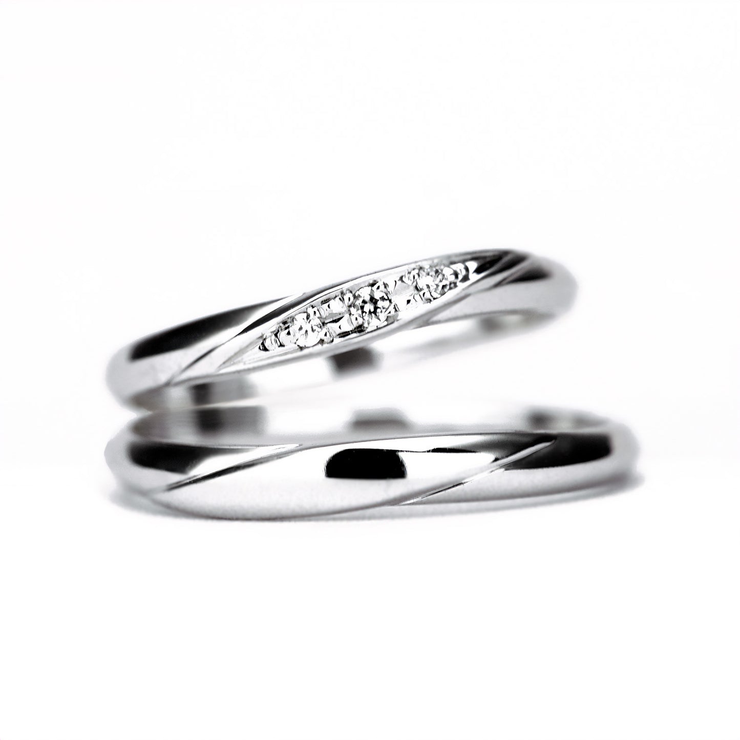 個性的ながら主張しすぎないデザインのプラチナ製セットリング BsJTEm02-206970-0.20ct,F