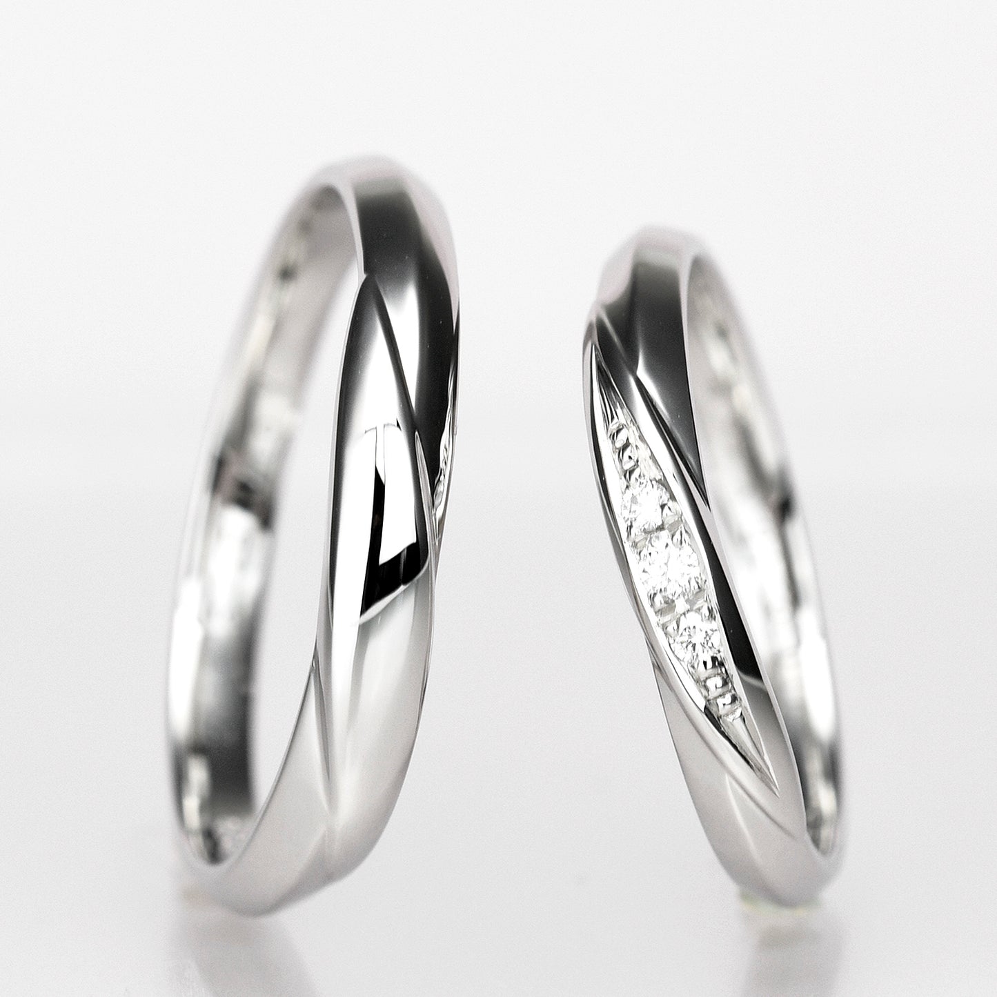 個性的ながら主張しすぎないデザインのプラチナ製セットリング BsJTEm02-206970-0.20ct,F