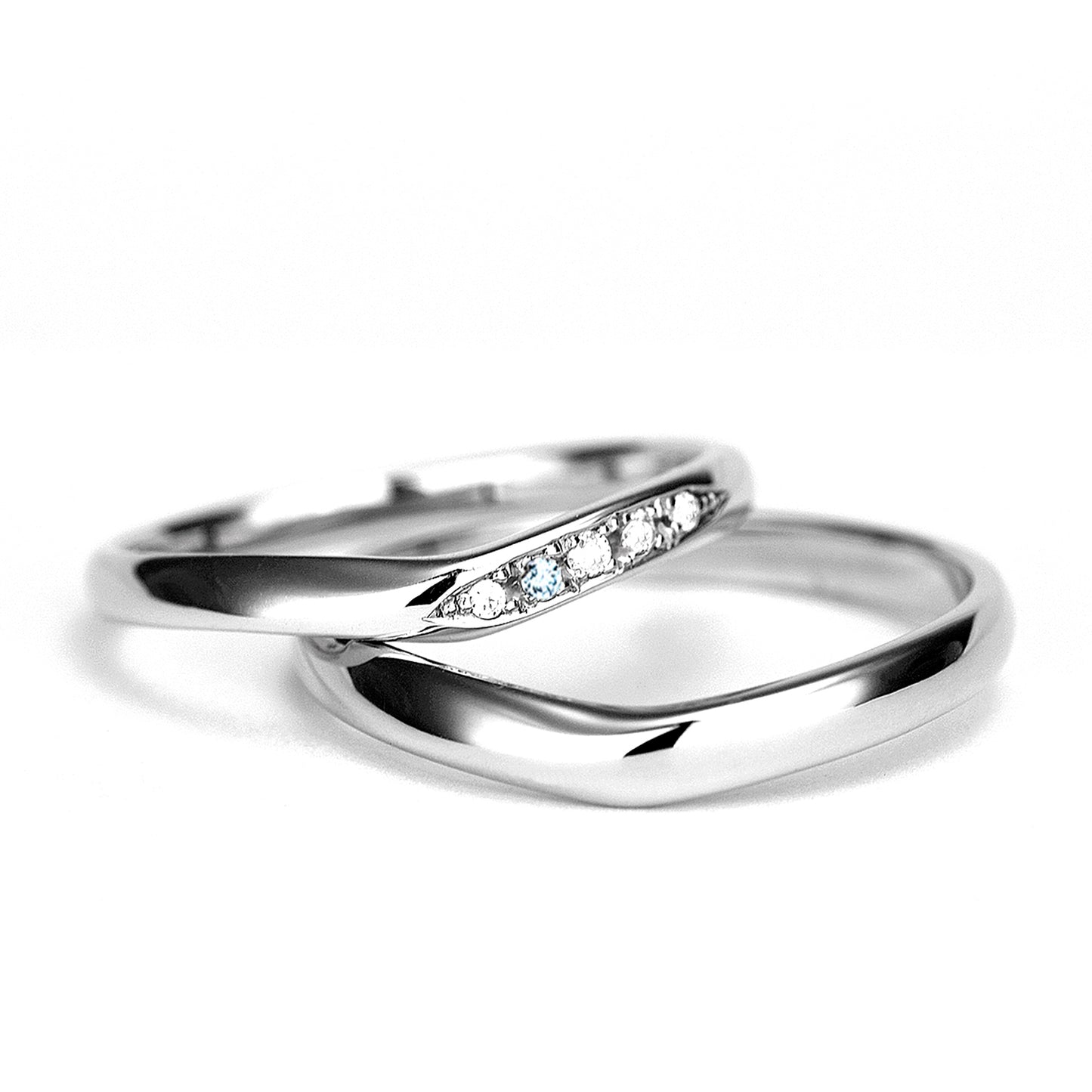 ブライダルリングセット 人気の緩やかなV字の婚約指輪とアイスブルーメレダイヤとH&Cメレダイヤ結婚指輪のセット BsODPE02h-NJ15LDBb1h4-MB-0.20ct,D,VS2,3EX,HC
