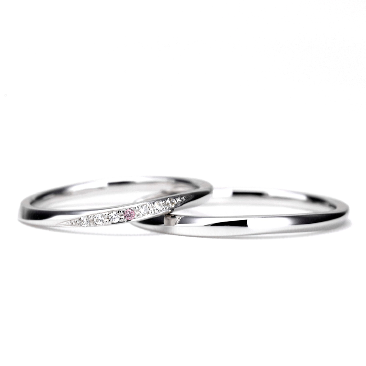 結婚指輪ペア 女性用に希少なピンクダイヤを使用した細身のプラチナ製マリッジリング 緩やかなウェーブデザイン MpTRM211p-212-Pt