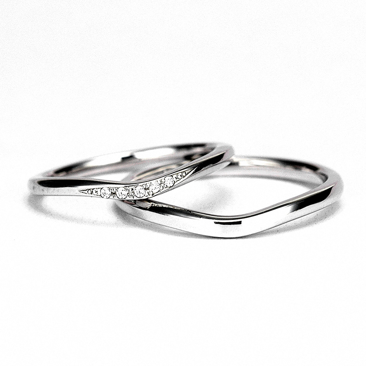 ブライダルリングセット 緩やかなV字の人気デザイン BsHaPE02n-TRM213-214-Pt-0.20ct,D,VS2,3EX,HC
