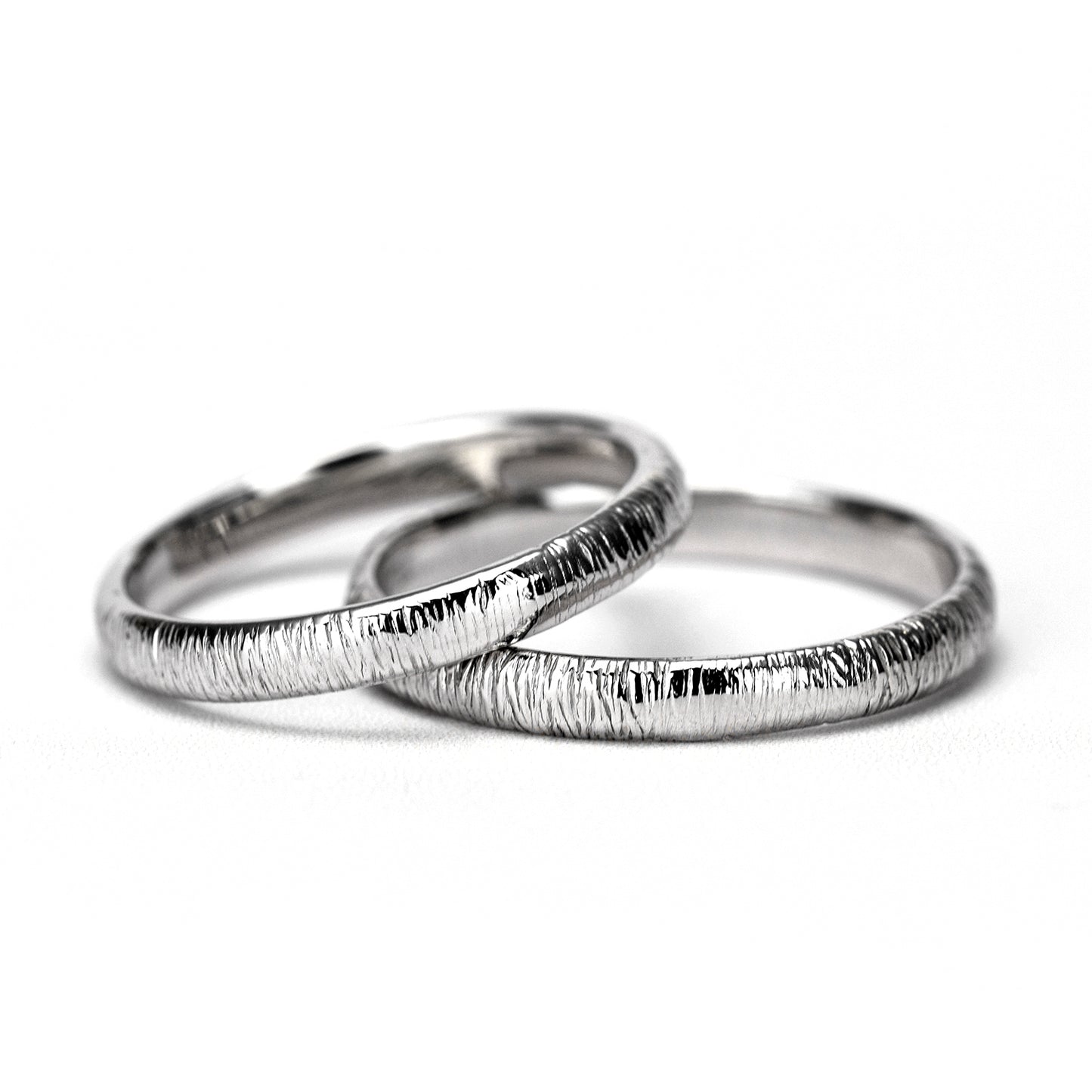 結婚指輪ペア 不規則な縦のラインが個性的な指輪 MpTRM275-276-Pt900