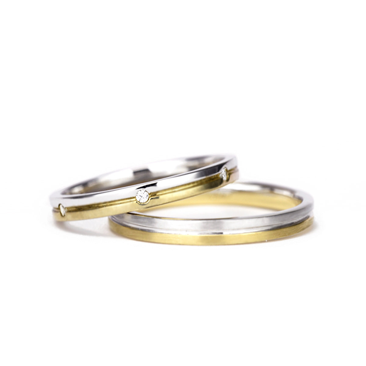 結婚指輪ペア 女性用リングの全周に入ったダイヤがエレガントなプラチナとゴールド(K18)のコンビリング MpTRM302A-302