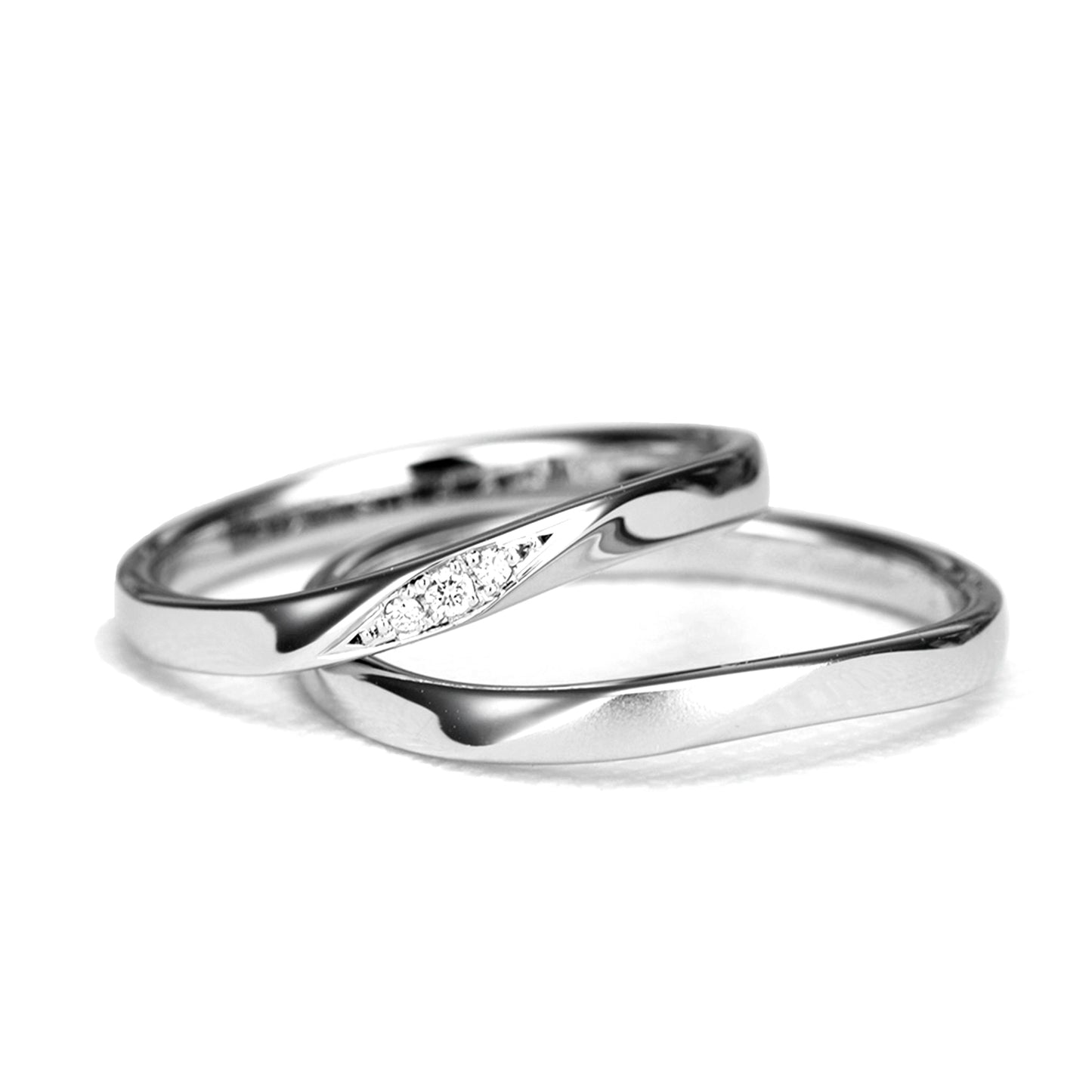 鍛造スーパーハード純プラチナ結婚指輪ペア(鍛造Pt999SH) 純プラチナながら驚異的な丈夫さ 鍛造では珍しい緩やかなやさしいウェーブデザイン MpTZ003-004-Pt999SH(鍛造)