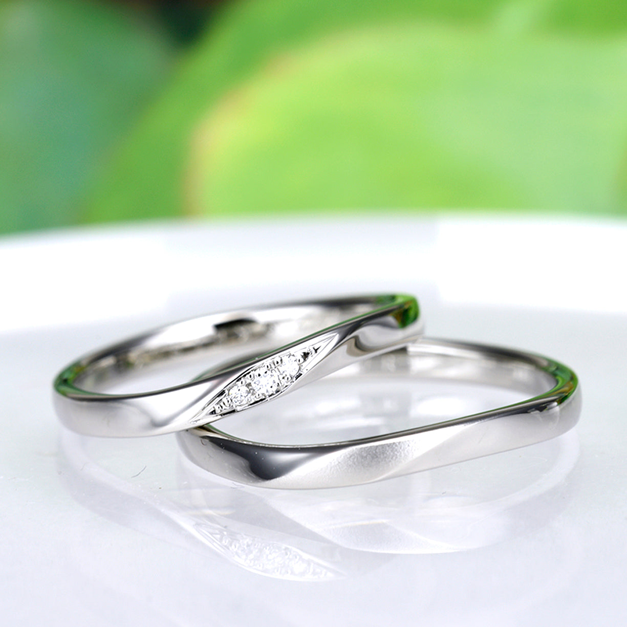 鍛造スーパーハード純プラチナ結婚指輪ペア(鍛造Pt999SH) 純プラチナながら驚異的な丈夫さ 鍛造では珍しい緩やかなやさしいウェーブデザイン MpTZ003-004-Pt999SH(鍛造)