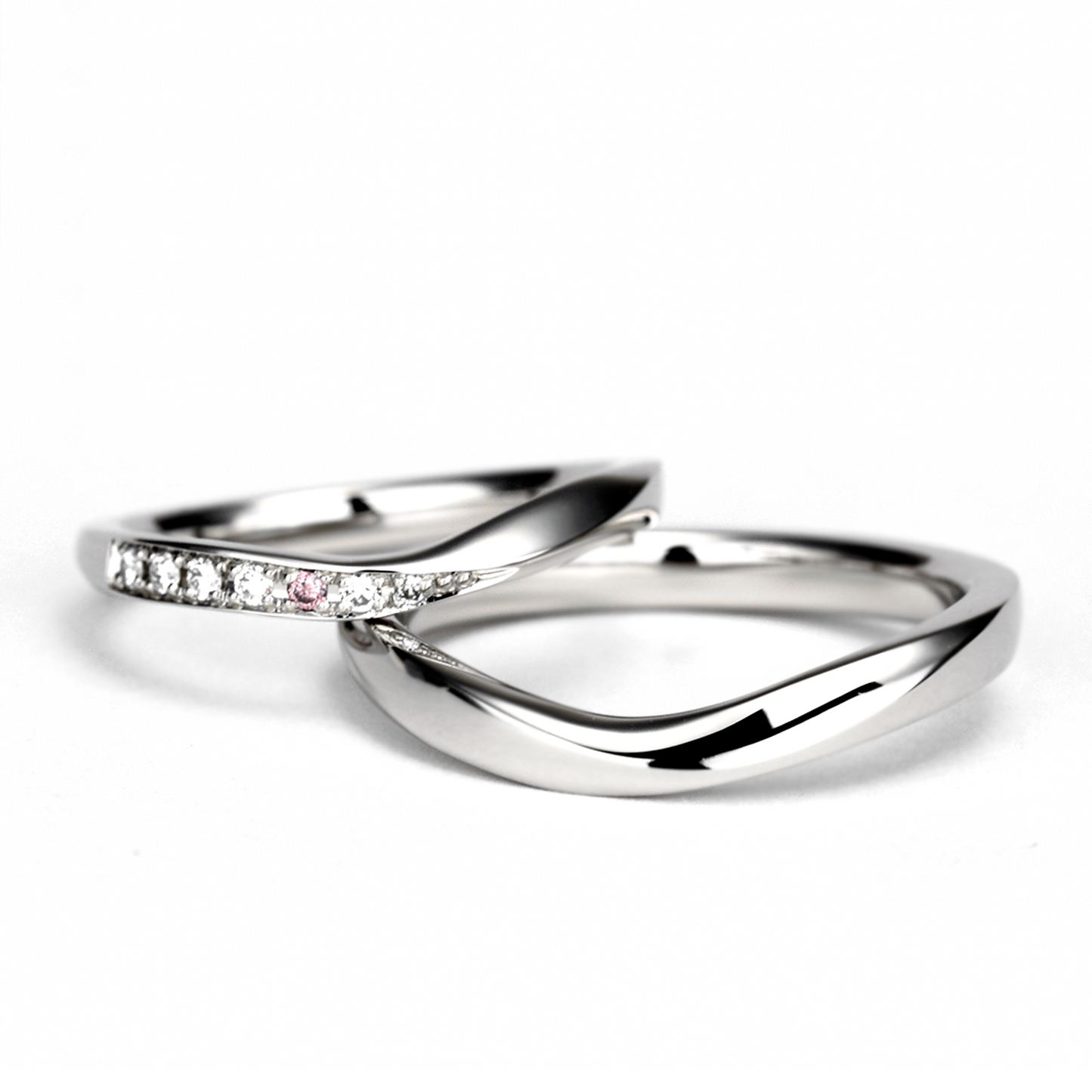HarmonyPremium-6pリングセット 婚約指輪に大粒の0.30ctダイヤモンド、結婚指輪にピンクダイヤを使用 高純度ハードプラチナ製リングセット BsHaPre6p-0.30ct,D