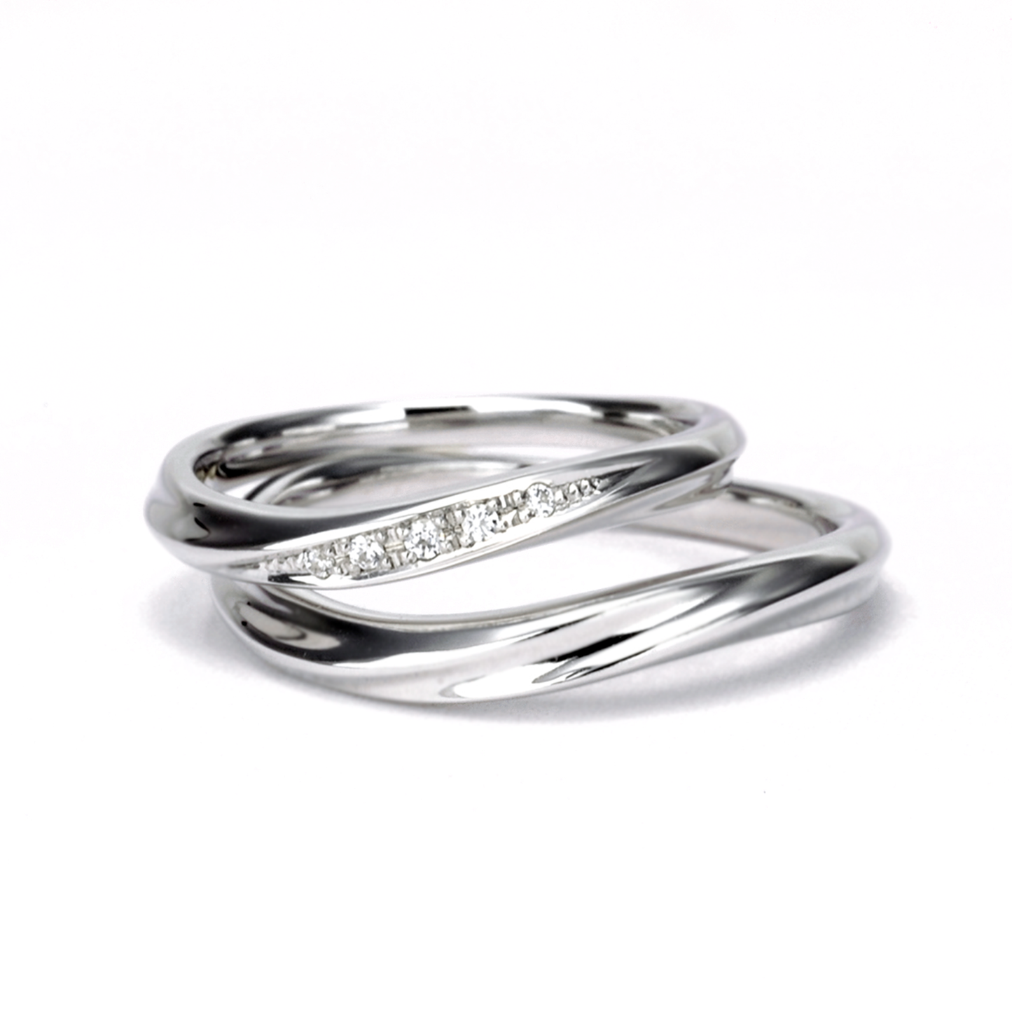 高純度ハードプラチナ結婚指輪ペア 流れるようなウェーブデザインのマリッジリング H&Cの高品質ダイヤモンドを使用 NJ122LDh-M-950H