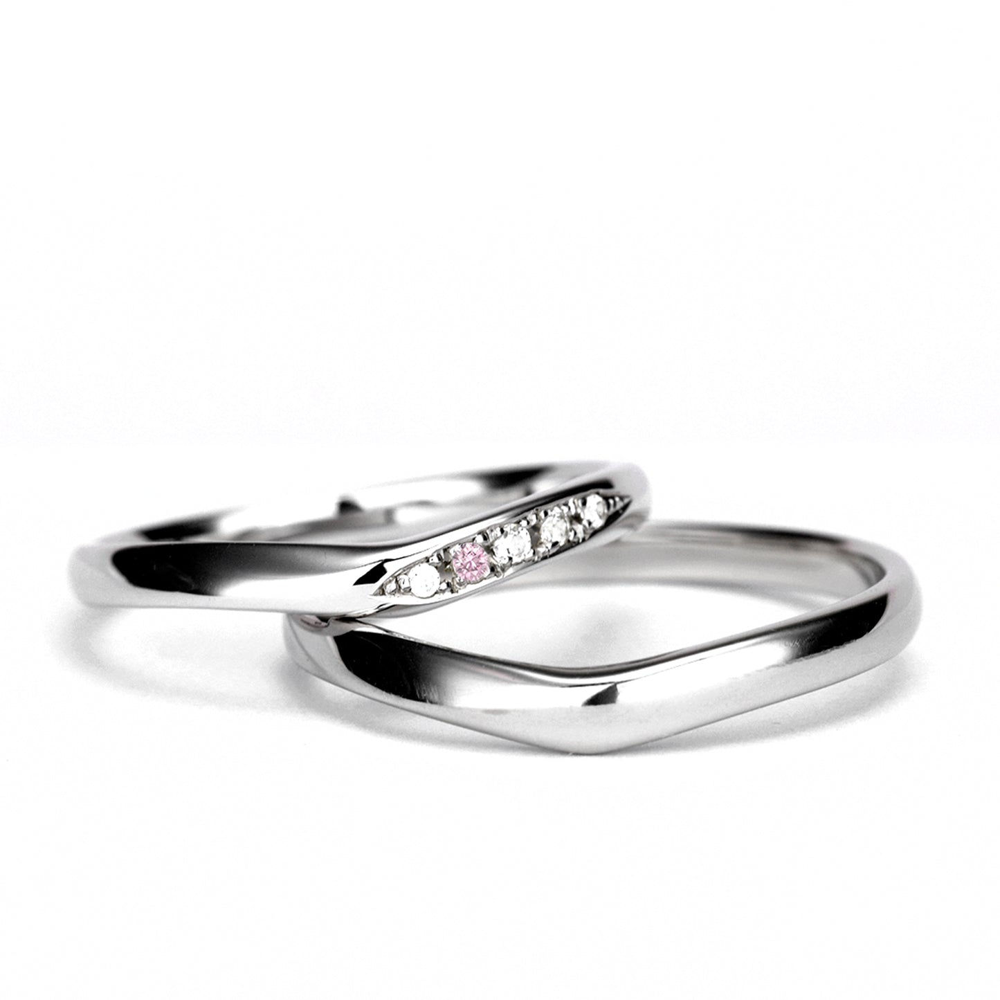 結婚指輪ペア 女性用には希少な天然ピンクダイヤとH&Cダイヤモンドを使用、精巧な作りの高級マリッジリング MpNJ15LBp1h4-MB (Pt.950H)