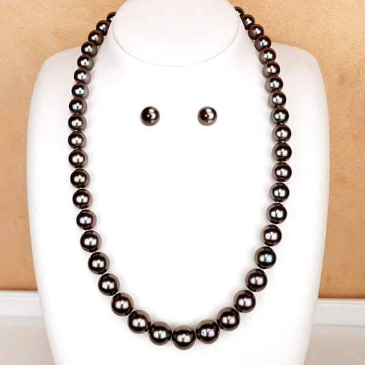 黒蝶真珠ネックレス【オーロラピーコック真珠科学研究所鑑定鑑別書付】グリーン系の色の中にレッドがかった光沢がある魅力的な色で、照りが非常に強い高品質な真珠 KC-N-80.0~10.9mm-JXXX222