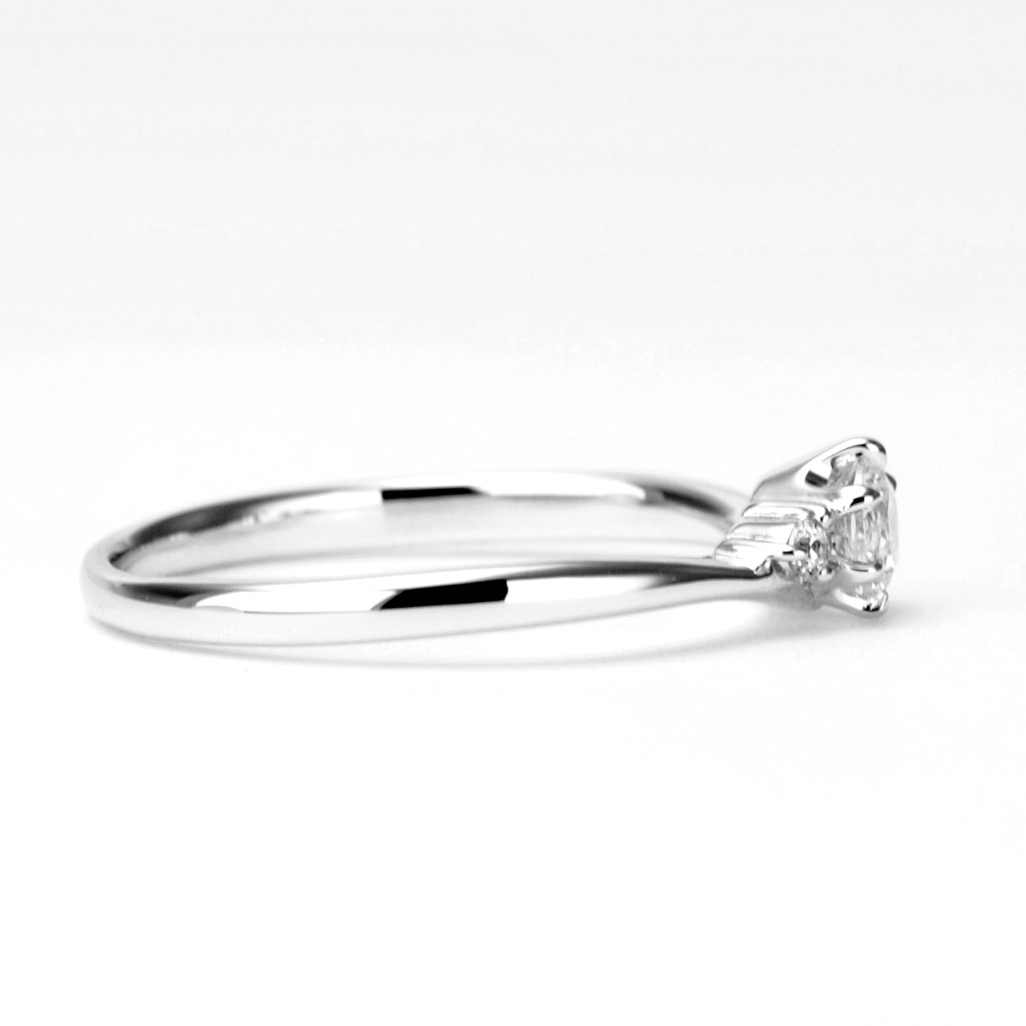 婚約指輪 わずかなV字デザインの高級プラチナダイヤモンドリング EHaPE02n-0.20ct,F,VS2,3EX,HC