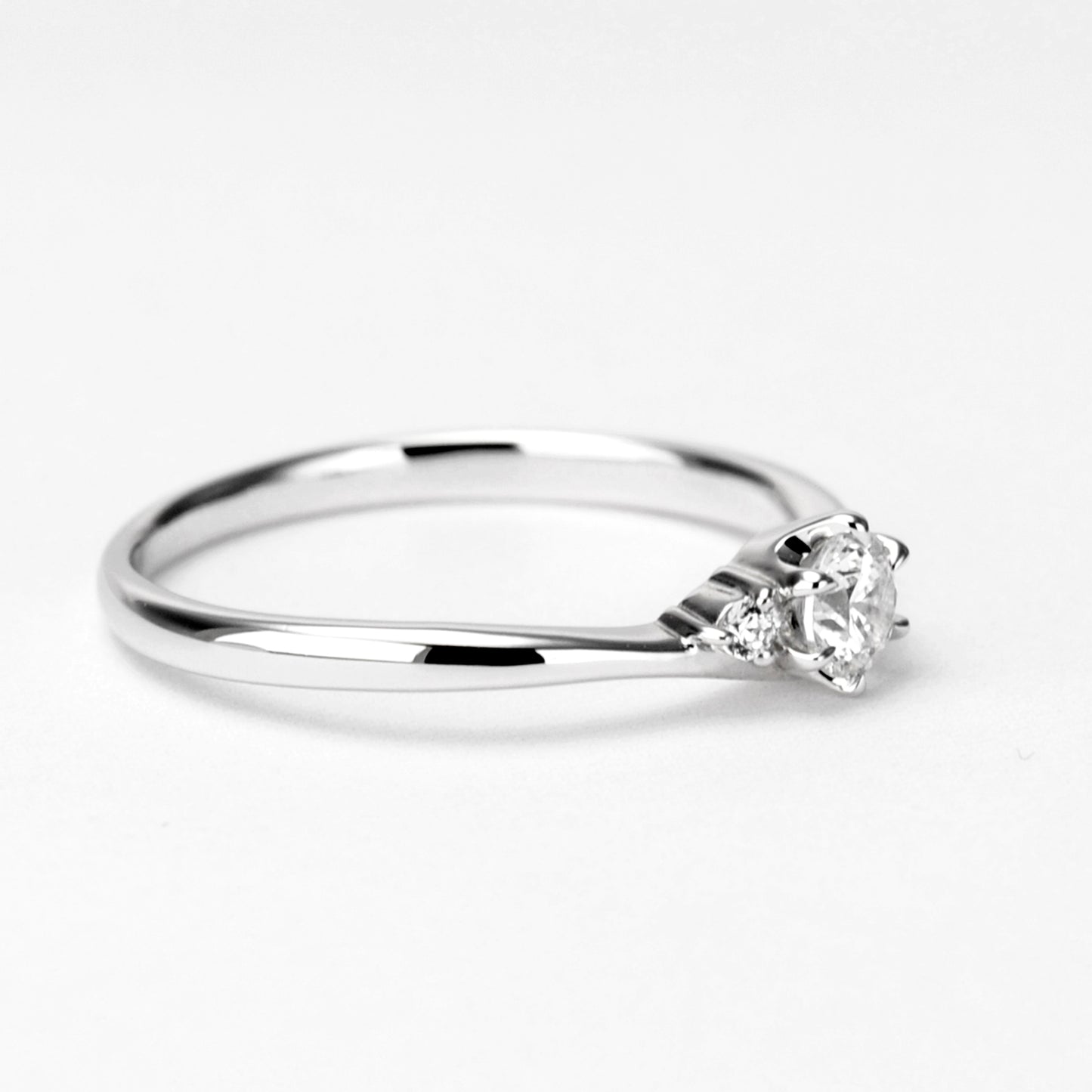 婚約指輪 わずかなV字デザインの高級プラチナダイヤモンドリング EHaPE02n-0.20ct,F,VS2,3EX,HC