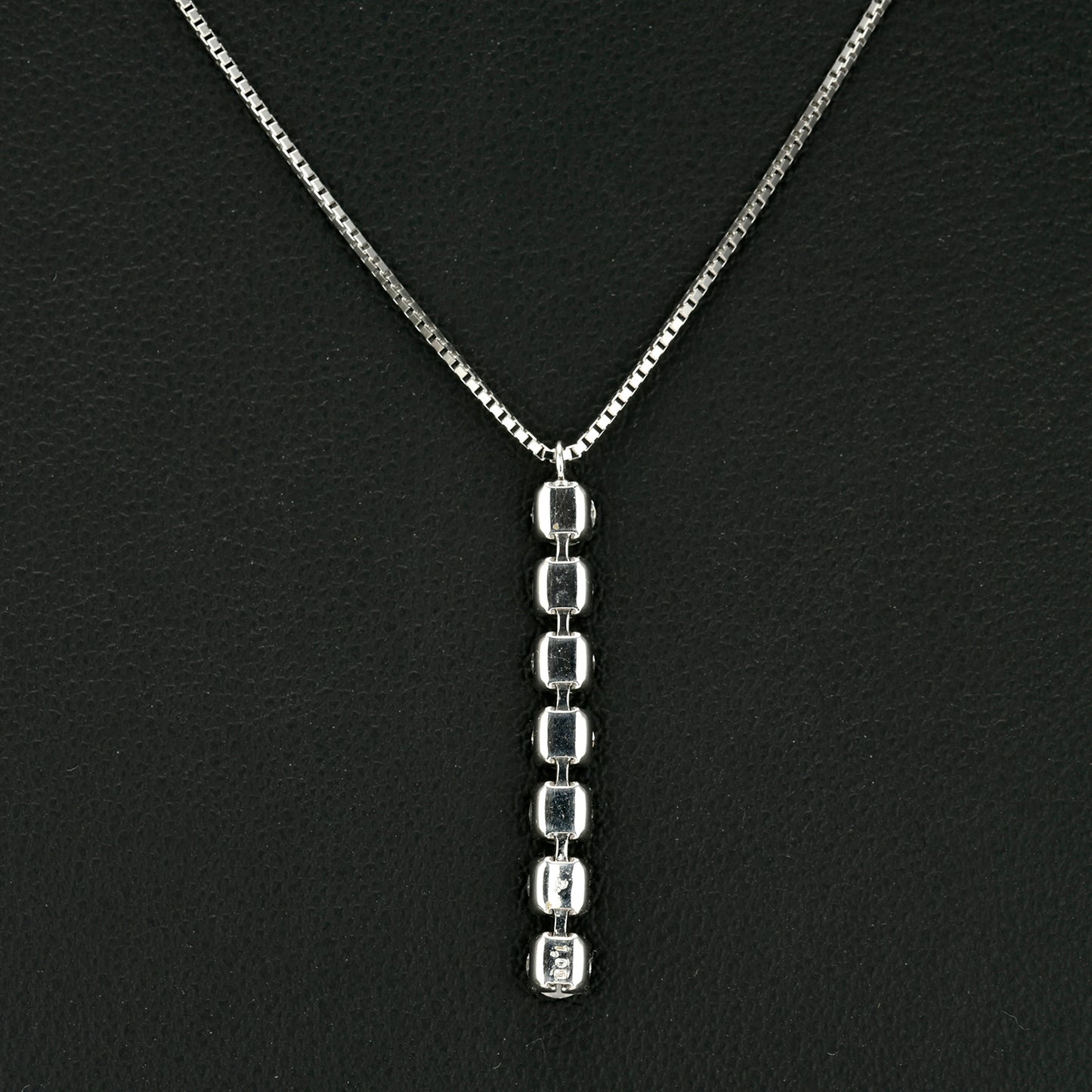 プラチナ製ダイヤモンドペンダント 合計1.00ctのきれいなダイヤモンドを使用 DJC12733-1.00ct/7p