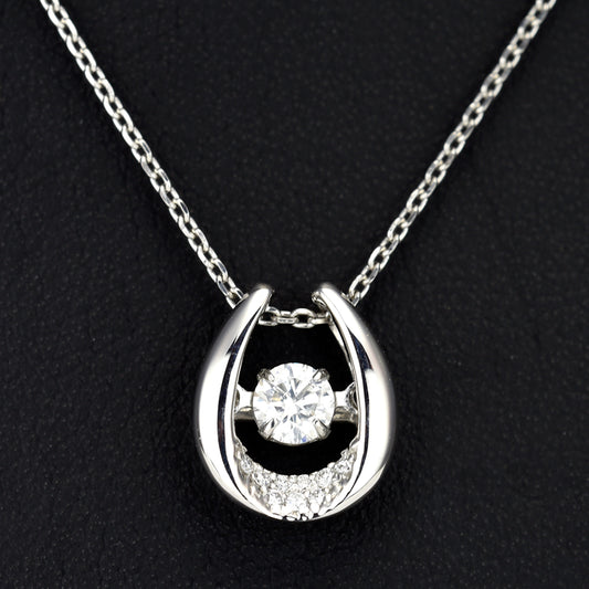 【ダンシングストーン】馬蹄形 (幸運・幸福を招くと言われるデザイン)ダイヤモンドペンダント〜Pt-0.20,F,VS2,VG