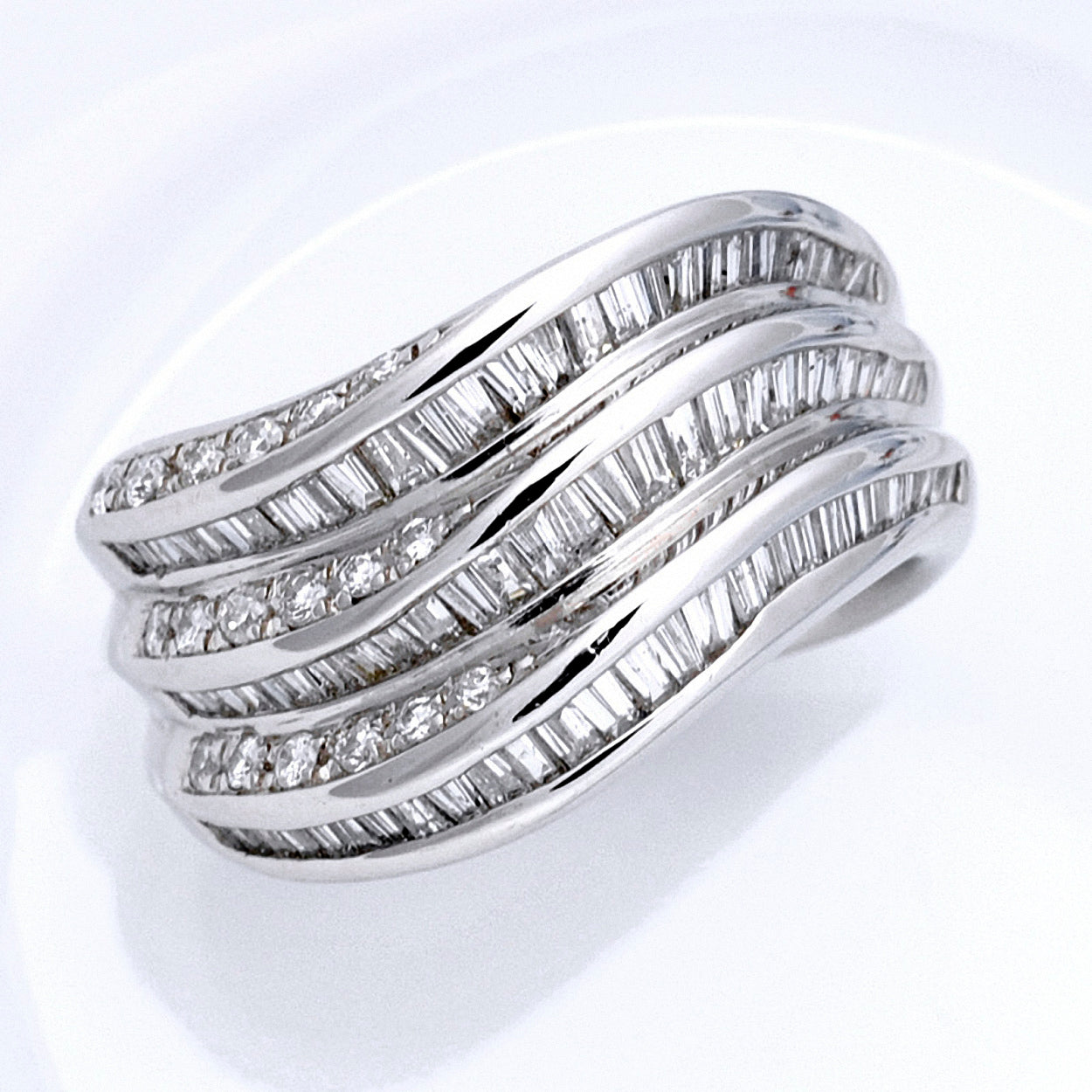 【特別価格】ダイヤモンドリング(1.47ct) ダイヤモンドとプラチナを贅沢に使用したボリュームのある指輪WJD267154