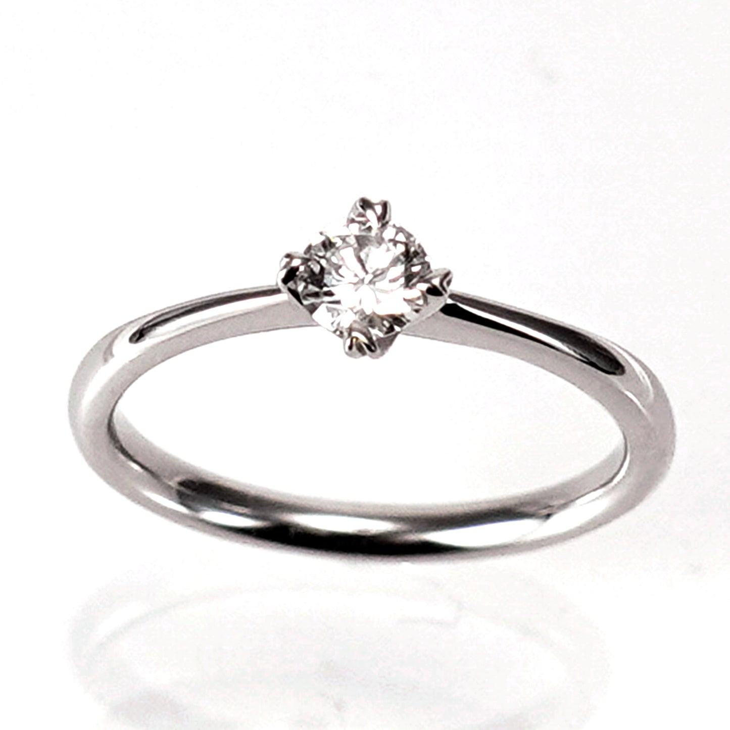 婚約指輪 ハート型の爪が個性的な高品質ダイヤモンドリング ES1-49-0.20ct,F,VS2,3EX,HC