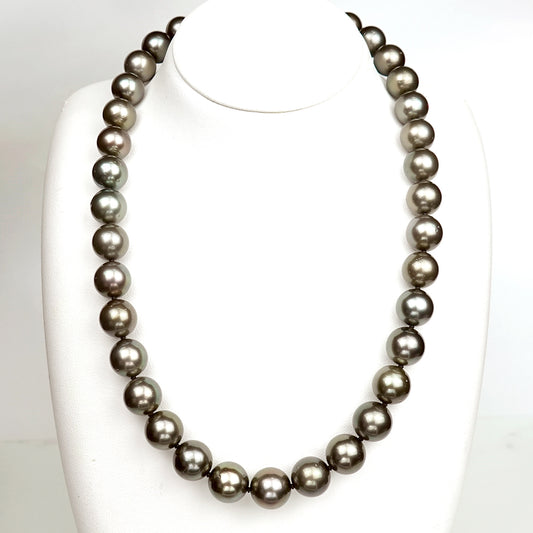 【限定特価】黒蝶真珠ネックレス ラウンド系で照りの良い真珠 KC-N-11.0〜12.7mm-OK58-19