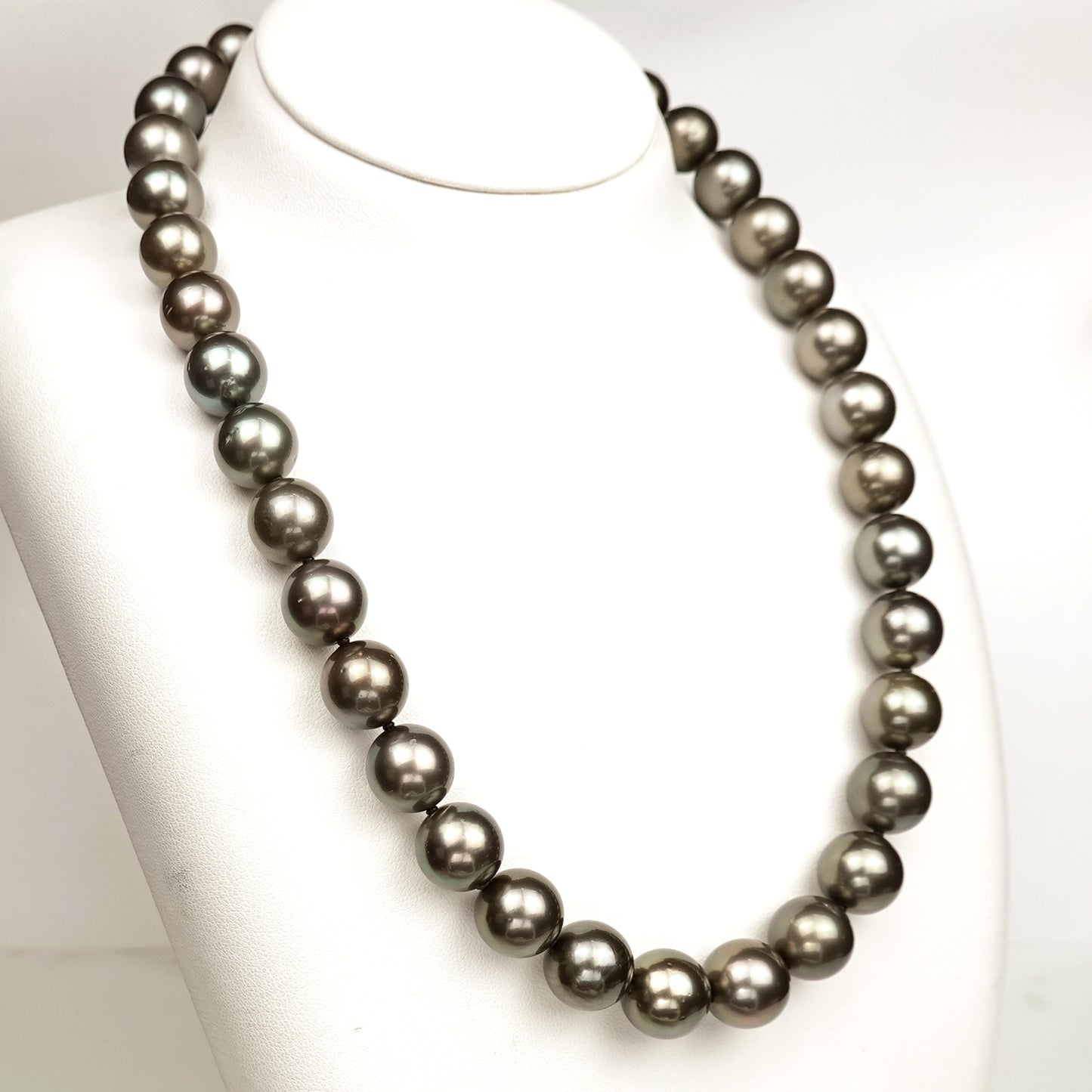 【限定特価】黒蝶真珠ネックレス ラウンド系で照りの良い真珠 KC-N-11.0〜12.7mm-OK58-19