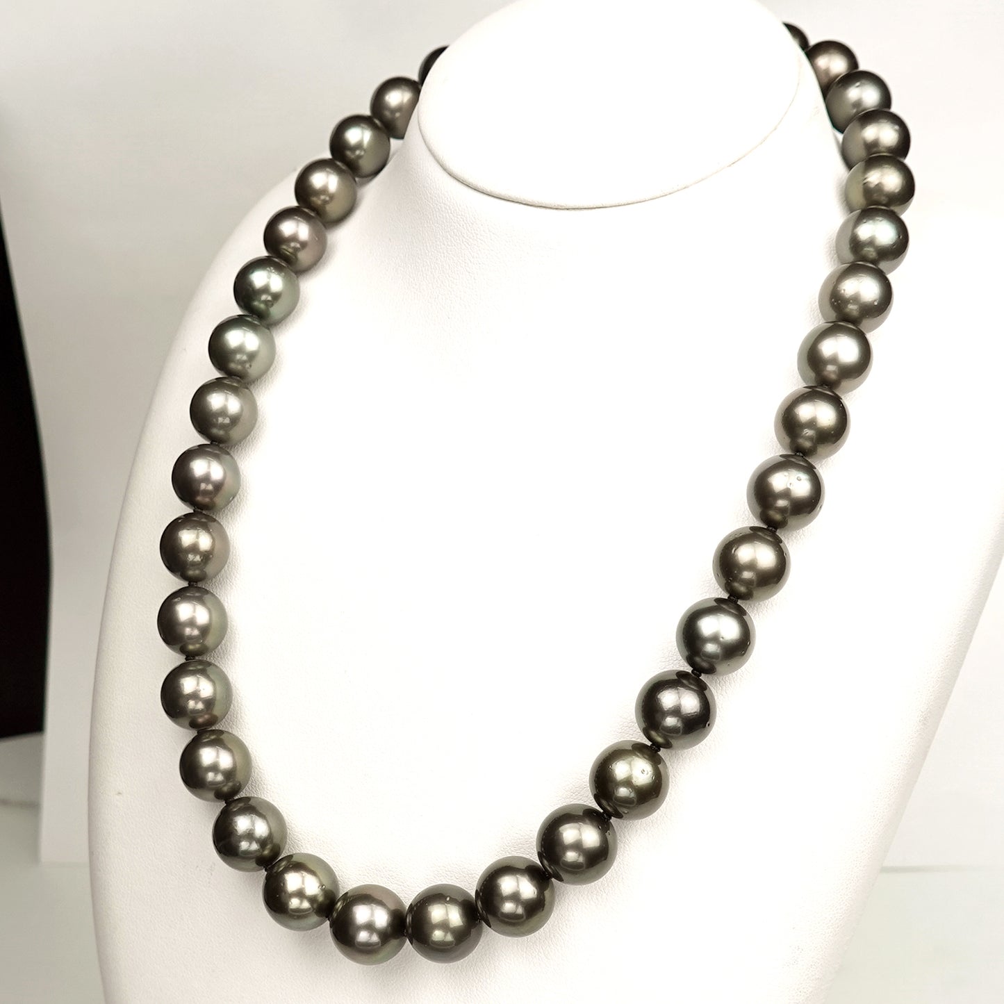 【限定特価】黒蝶真珠ネックレス ラウンド系で照りの良い真珠 KC-N-11.0〜12.7mm-OK58-19