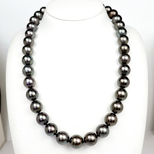 【オーロラピーコック】黒蝶真珠ネックレス グリーン系の色の中にレッドがかった光沢がある魅力的な色で、照りが非常に強い高品質な真珠【真珠科学研究所鑑定鑑別書付】 KC-N-11.0～12.9mm-SK-XXX191