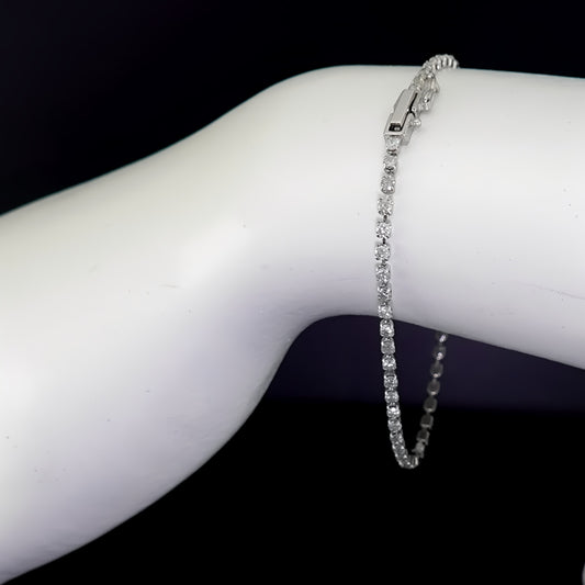ダイヤモンドテニスブレスレット【2.00ct】 2カラットでもお手頃で、上品なデザインのダイヤモンドブレスレット BLD2.00ct-OJ04080304-K18WG