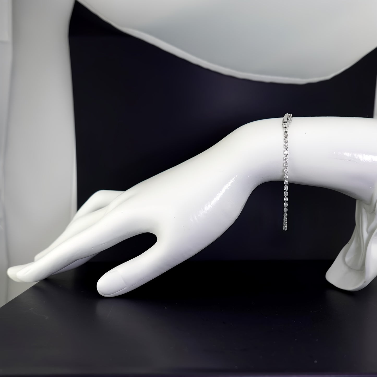 ダイヤモンドテニスブレスレット【2.00ct】 2カラットでもお手頃で、上品なデザインのダイヤモンドブレスレット BLD2.00ct-OJ04080304-K18WG