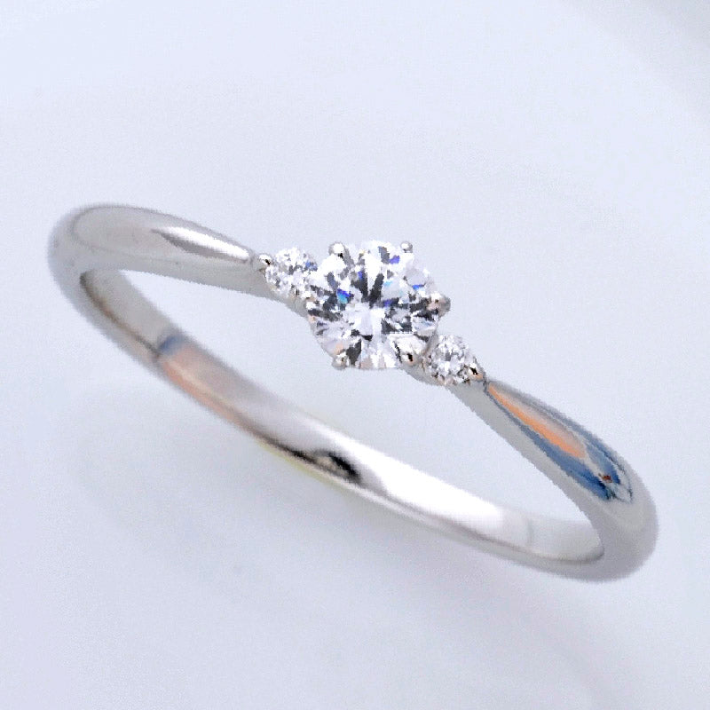婚約指輪 人気のシンプルデザイン メレダイヤモンドもH&Cカットを使用した高品質エンゲージリング ENJ116h-0.20,D,VVS1,3EX,HC～Pt950H