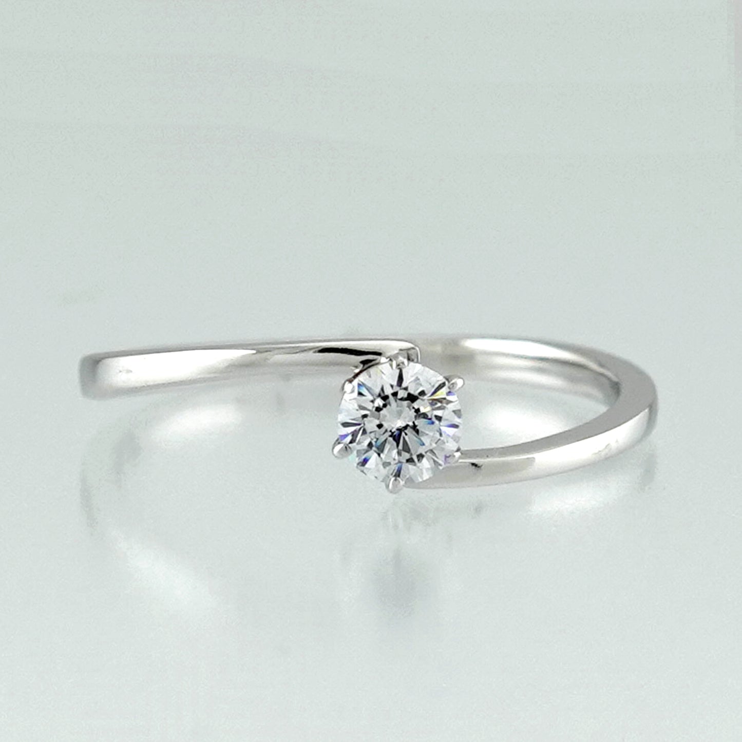 婚約指輪 人気デザインのシンプルなプラチナ製ダイヤモンドリング ESS-0222-0.18ct,G,SI2,G-Pt900H