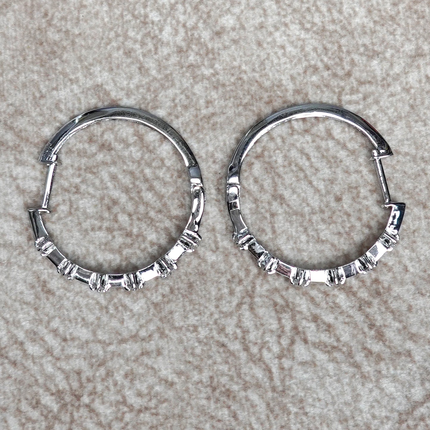 【限定特価】ダイヤモンドピアス 0.24ct-大きめのフープピアス PE-D0.24ct/12p-K18WG