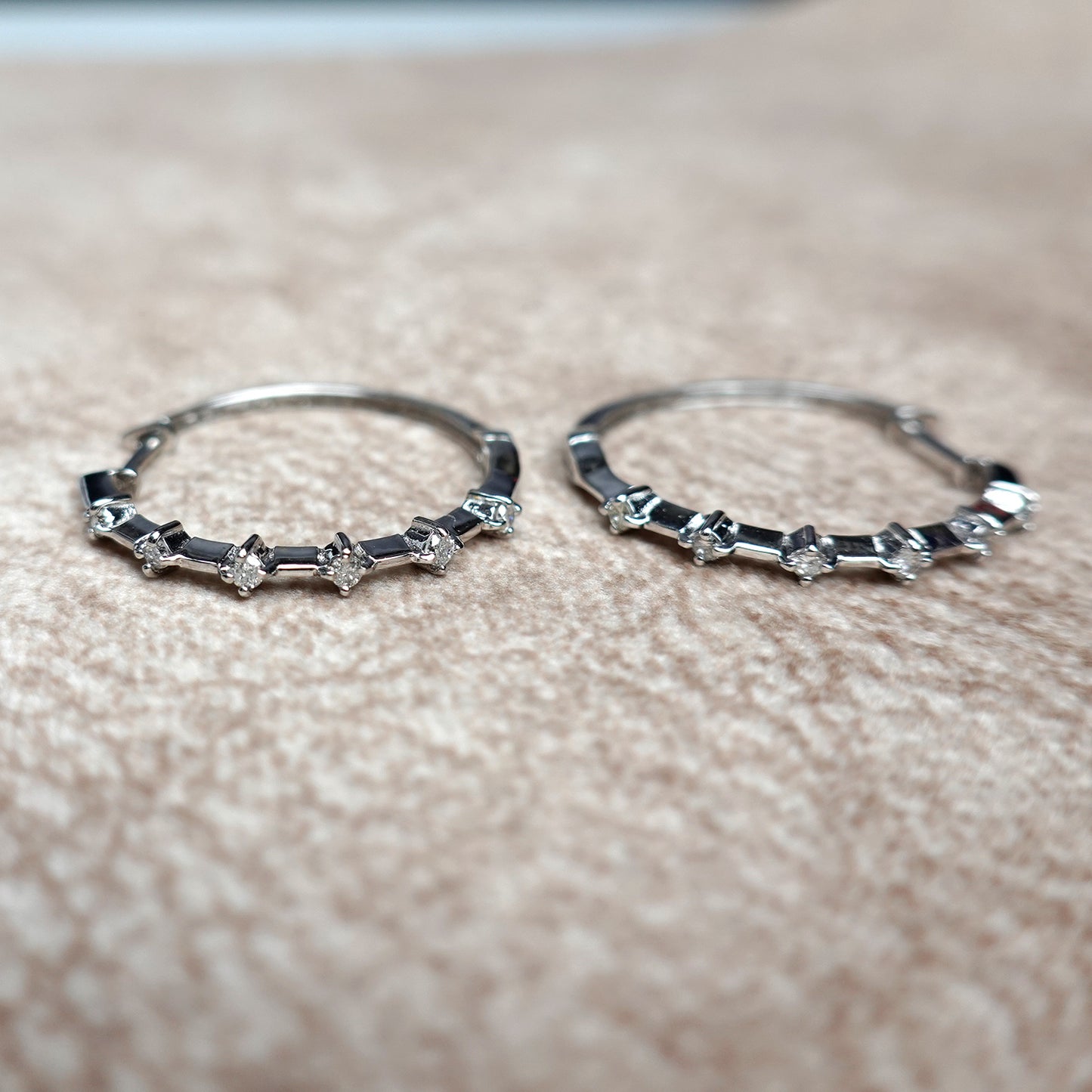 【限定特価】ダイヤモンドピアス 0.24ct-大きめのフープピアス PE-D0.24ct/12p-K18WG
