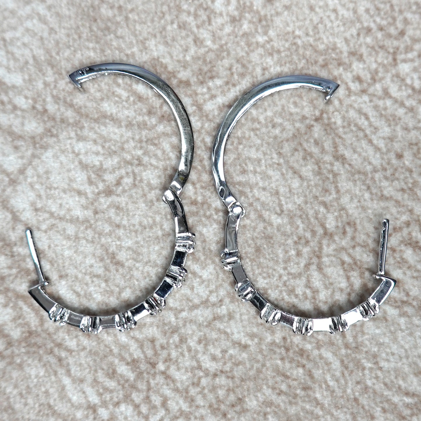 【限定特価】ダイヤモンドピアス 0.24ct-大きめのフープピアス PE-D0.24ct/12p-K18WG