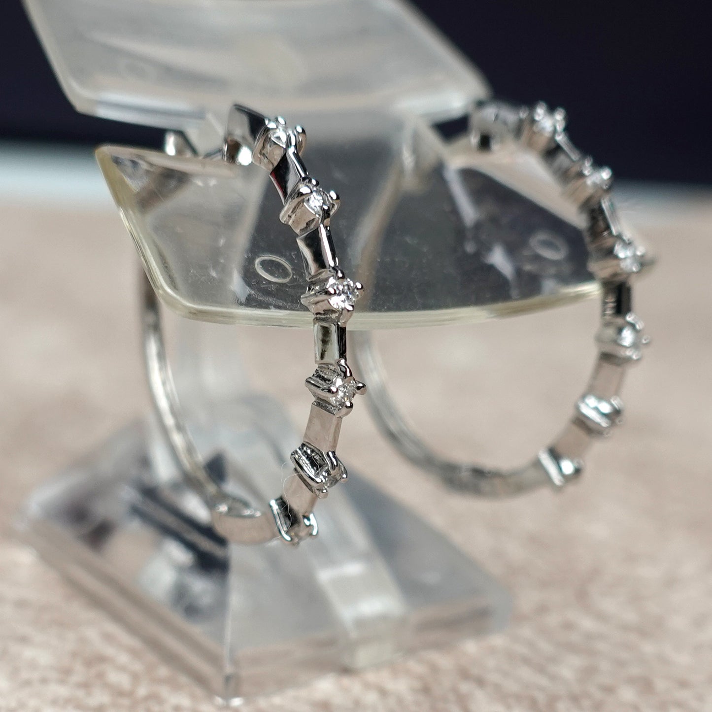 【限定特価】ダイヤモンドピアス 0.24ct-大きめのフープピアス PE-D0.24ct/12p-K18WG