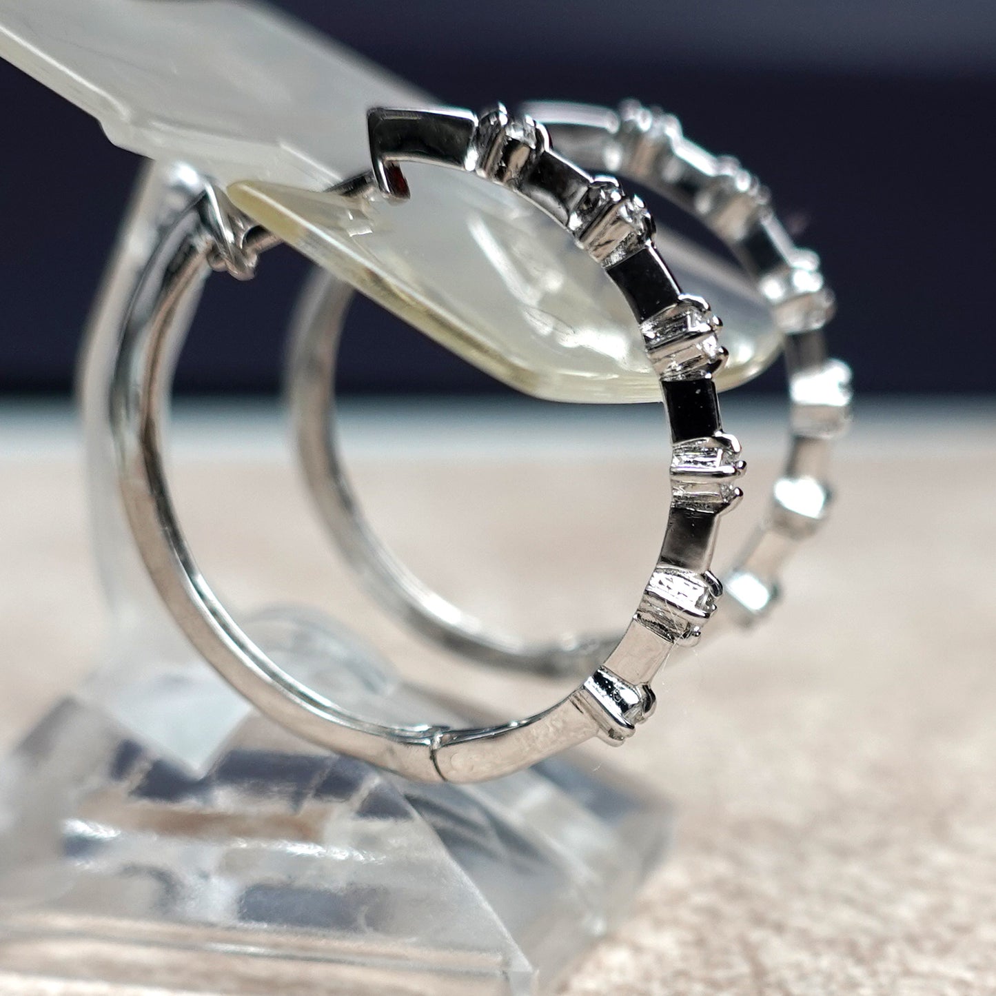 【限定特価】ダイヤモンドピアス 0.24ct-大きめのフープピアス PE-D0.24ct/12p-K18WG